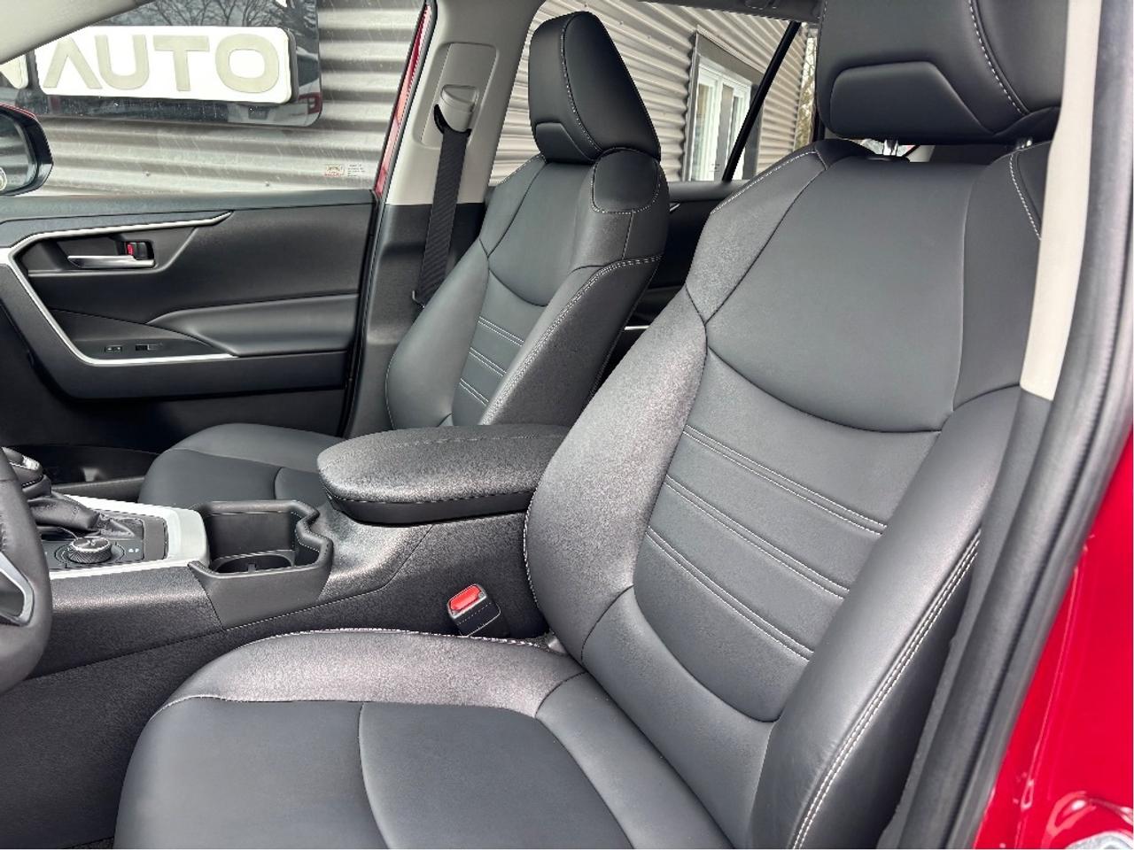 2024 Toyota RAV4 Hybrid XLE PREMIUM AWD LEATHER ROOF HEATED STEERING Photo