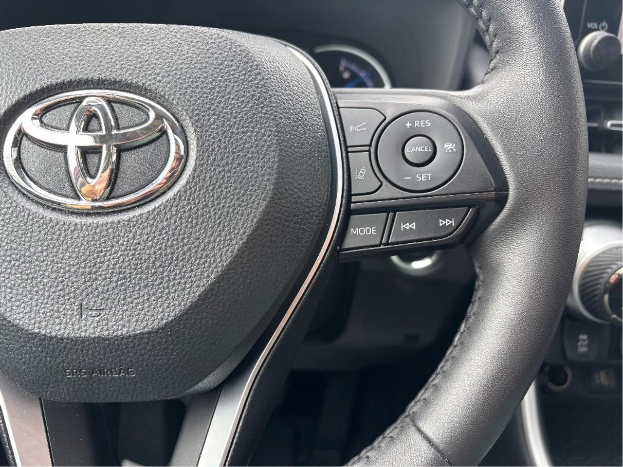 2024 Toyota RAV4 Hybrid XLE PREMIUM AWD LEATHER ROOF HEATED STEERING Photo