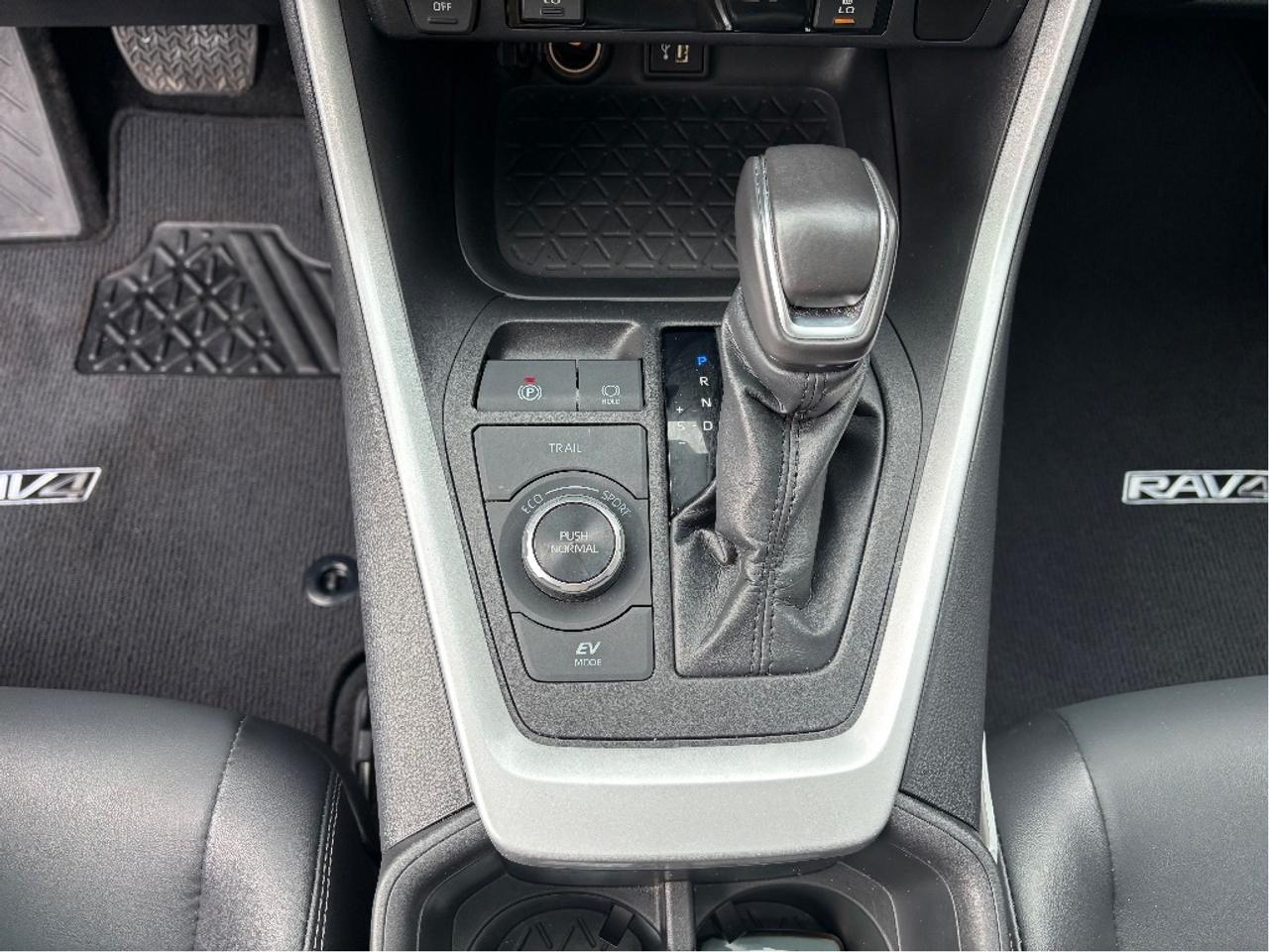 2024 Toyota RAV4 Hybrid XLE PREMIUM AWD LEATHER ROOF HEATED STEERING Photo