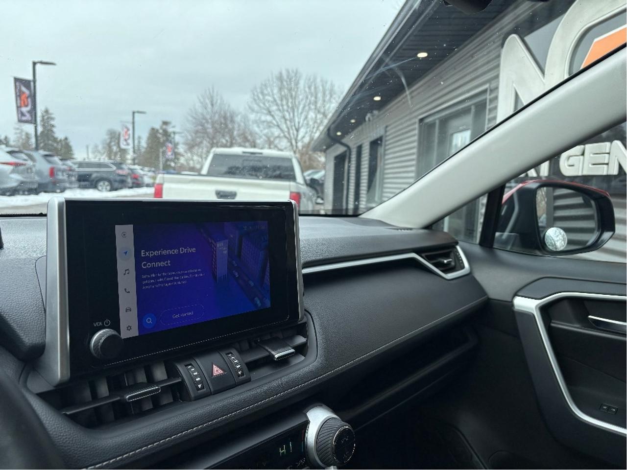 2024 Toyota RAV4 Hybrid XLE PREMIUM AWD LEATHER ROOF HEATED STEERING Photo