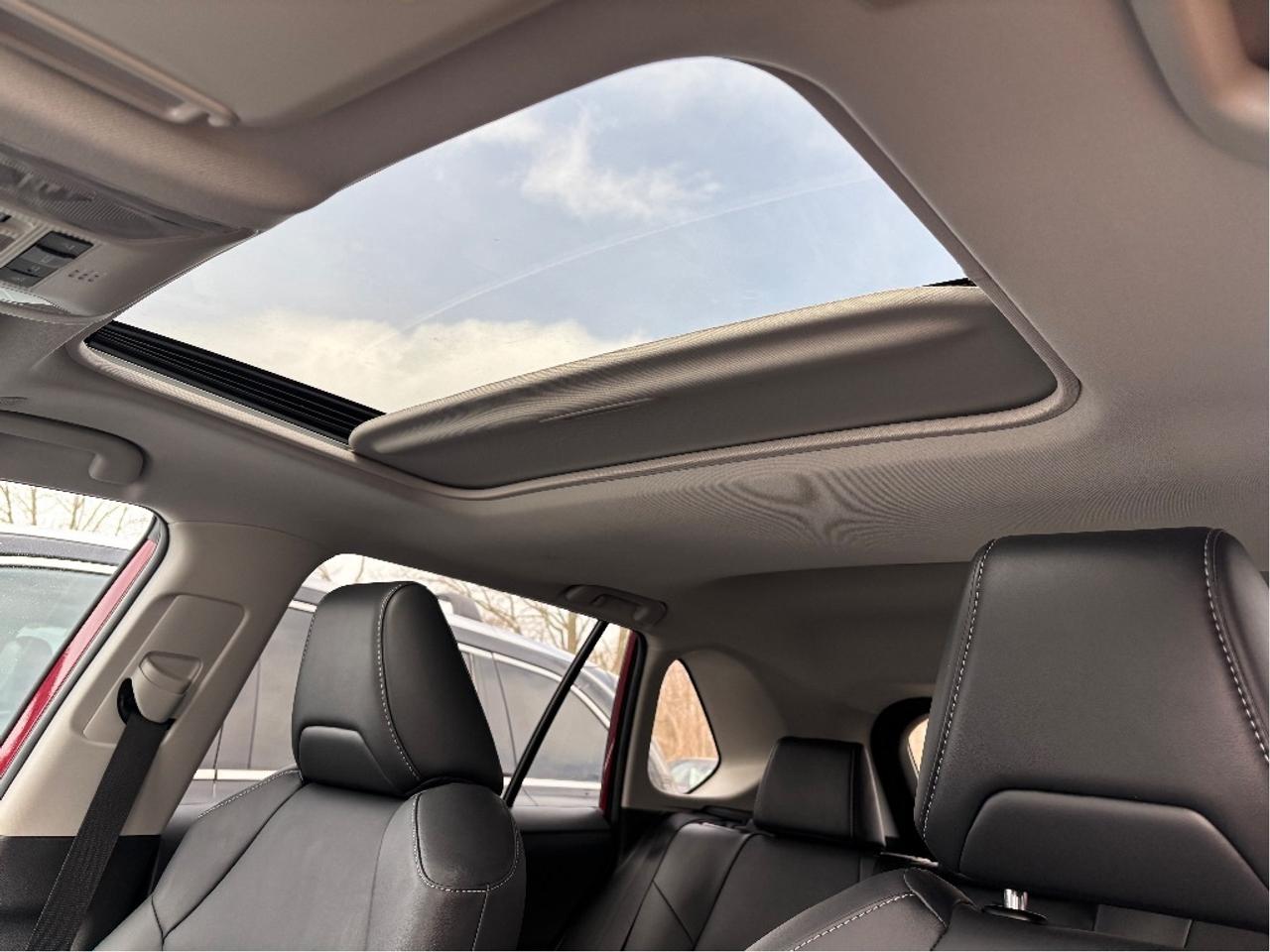 2024 Toyota RAV4 Hybrid XLE PREMIUM AWD LEATHER ROOF HEATED STEERING Photo