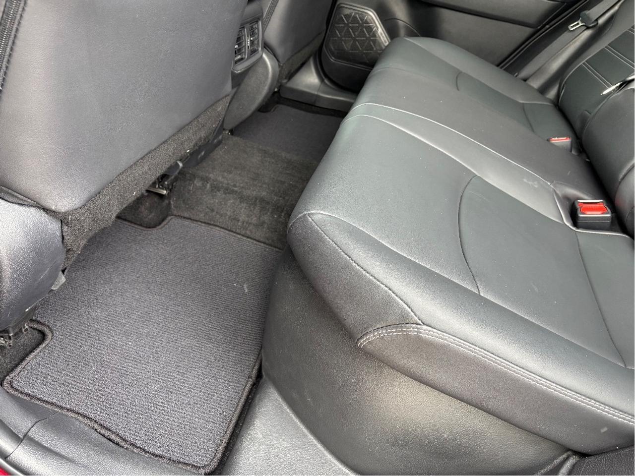 2024 Toyota RAV4 Hybrid XLE PREMIUM AWD LEATHER ROOF HEATED STEERING Photo