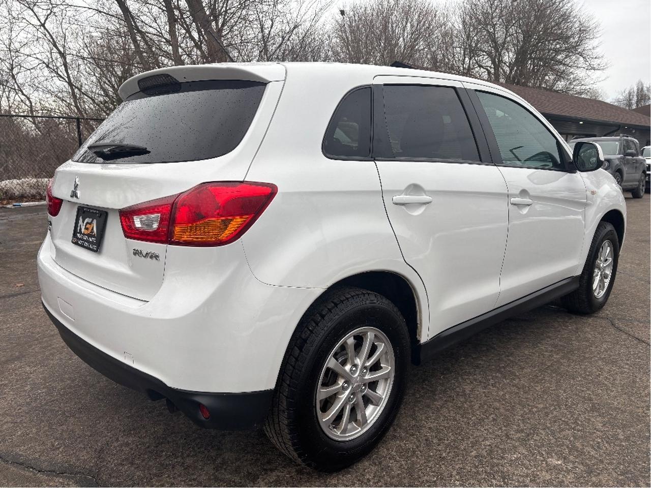 2014 Mitsubishi RVR SE Photo