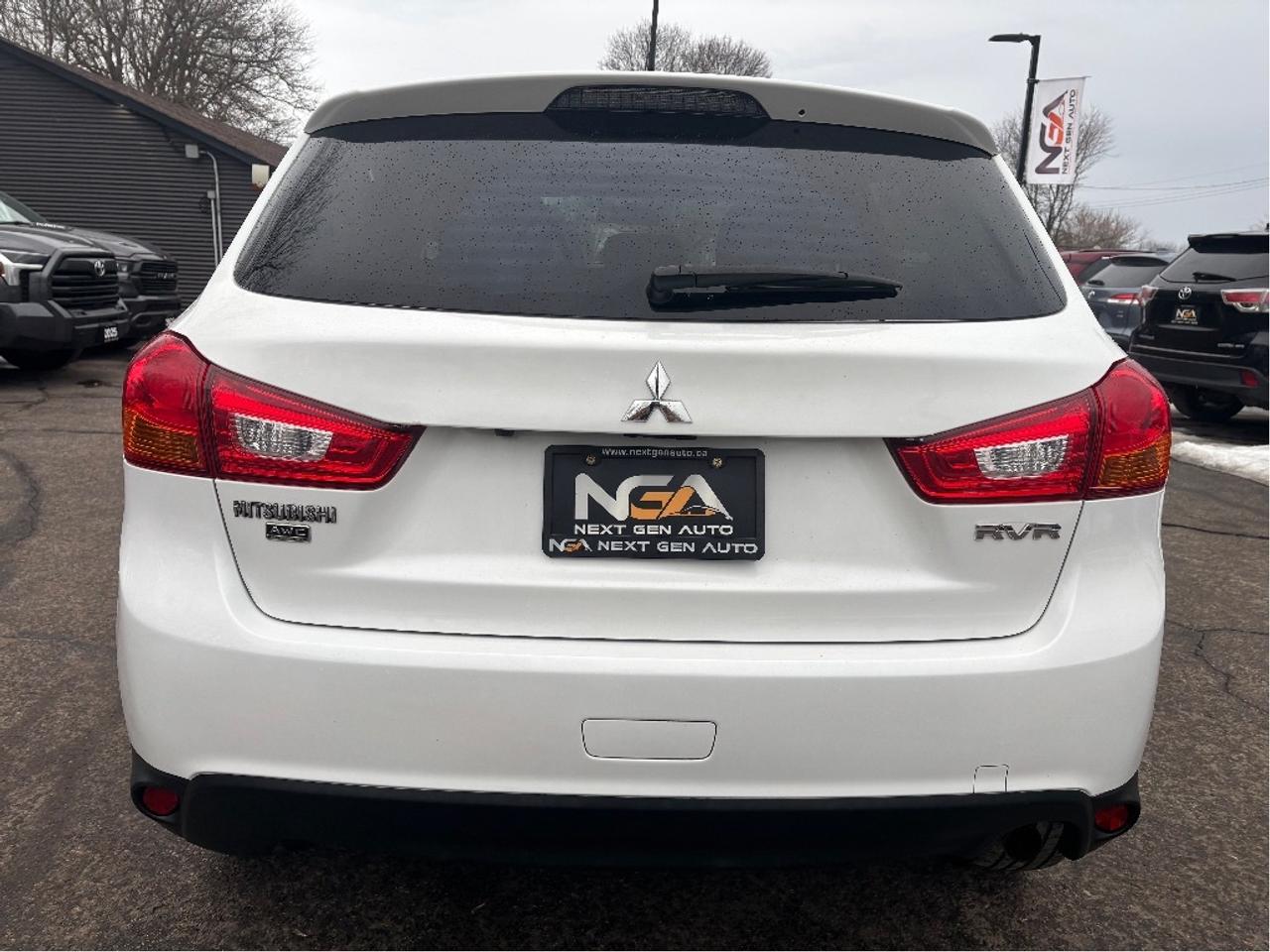 2014 Mitsubishi RVR SE Photo