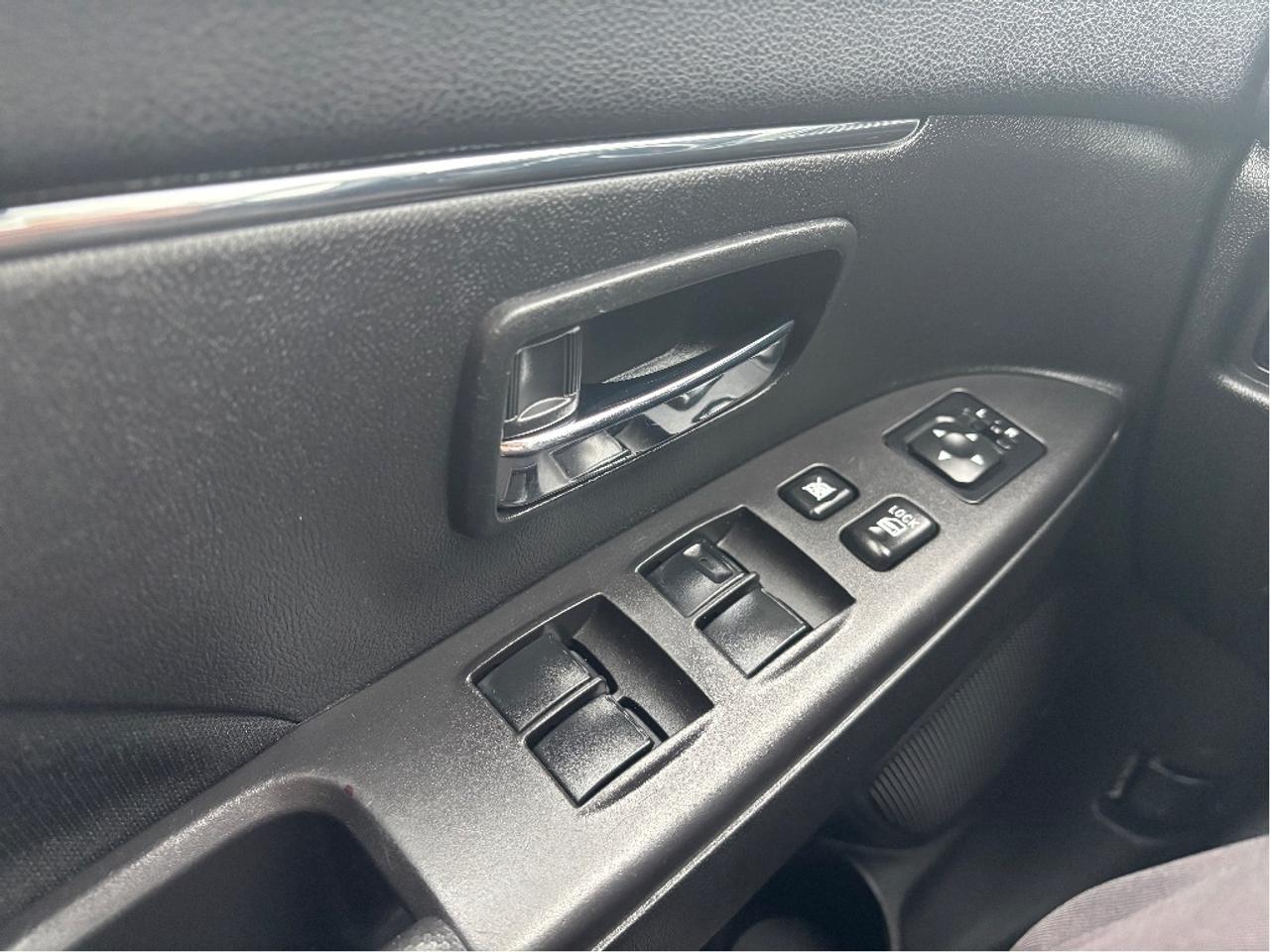 2014 Mitsubishi RVR SE Photo