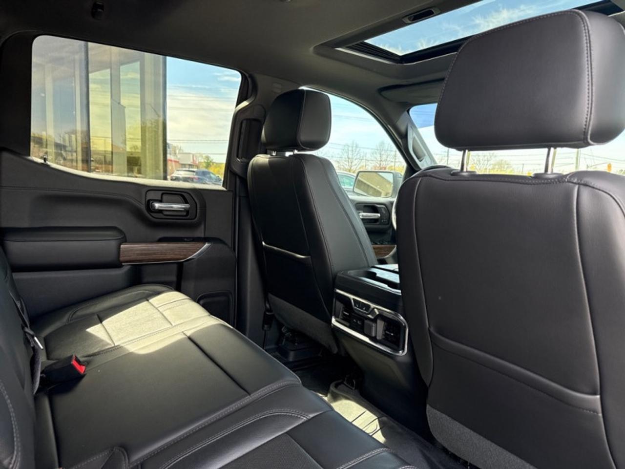 2019 Chevrolet Silverado 1500 High Country Photo