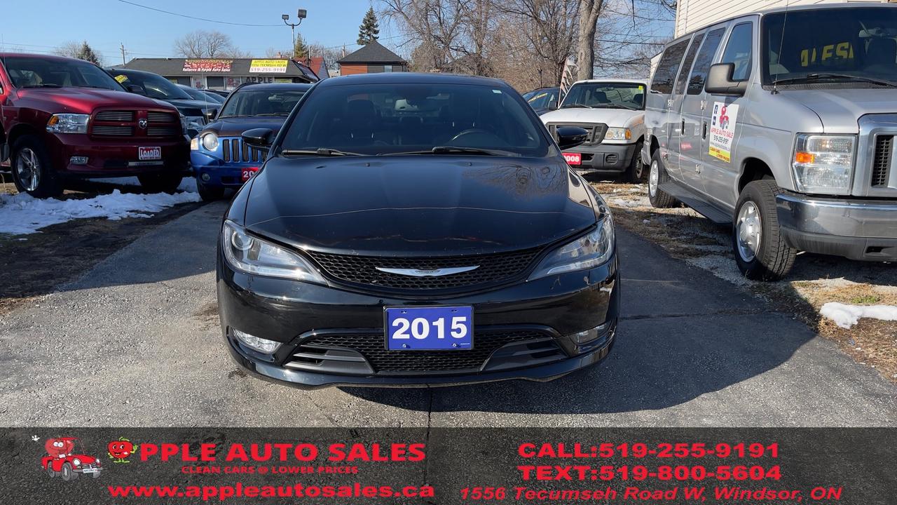 2015 Chrysler 200 S Photo
