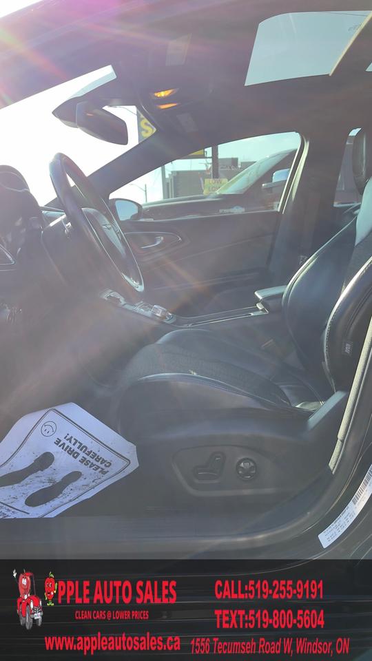 2015 Chrysler 200 S Photo