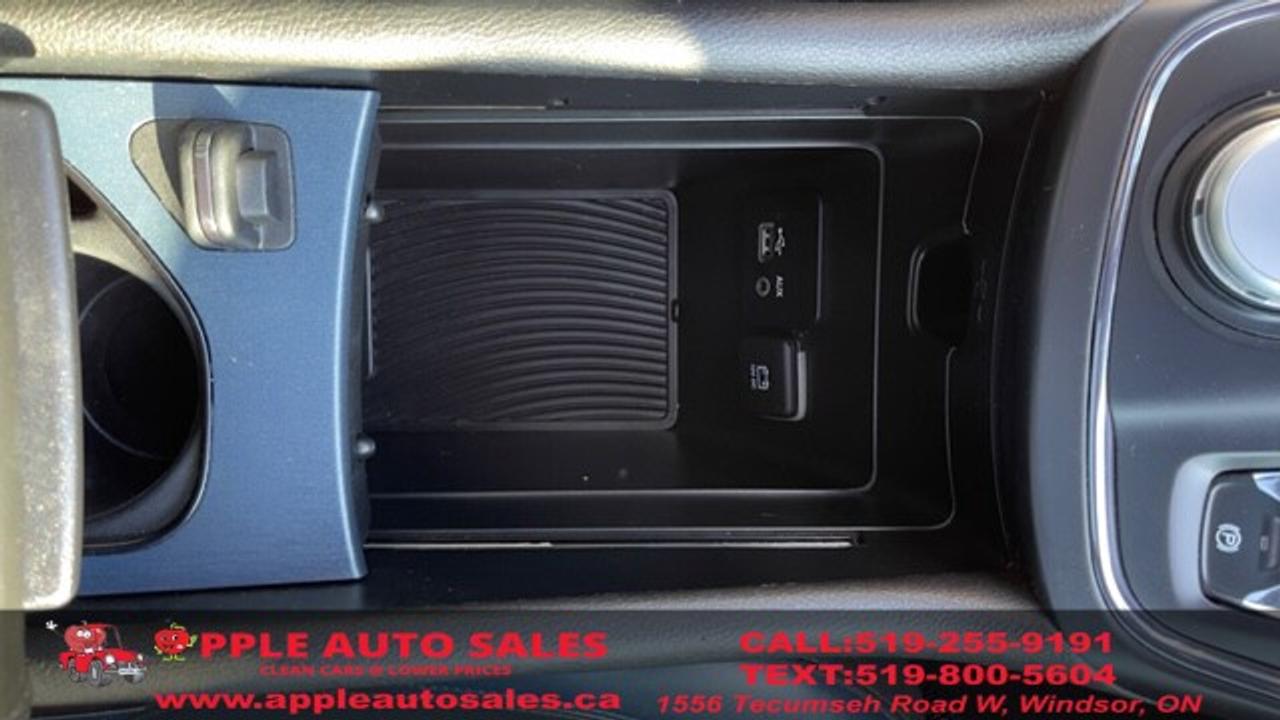 2015 Chrysler 200 S Photo