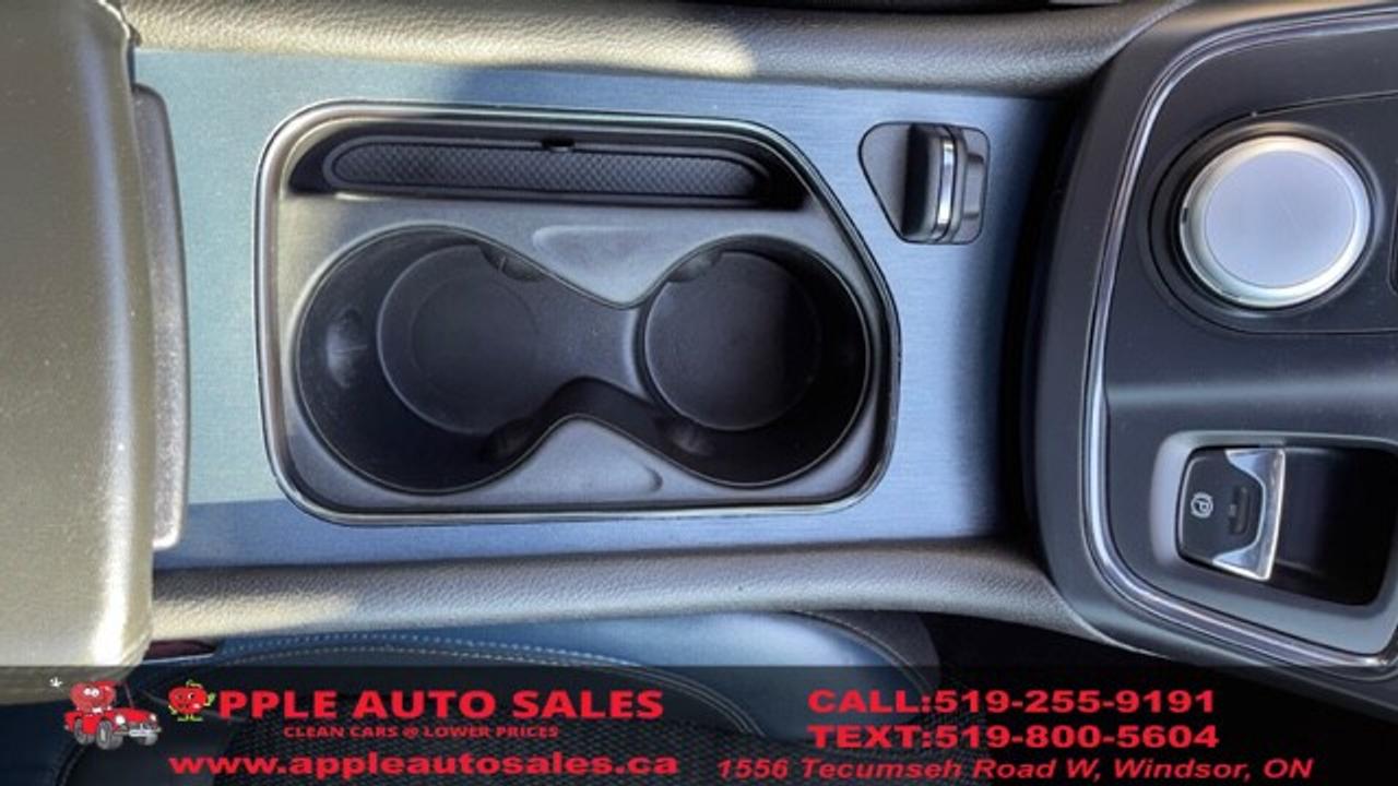 2015 Chrysler 200 S Photo