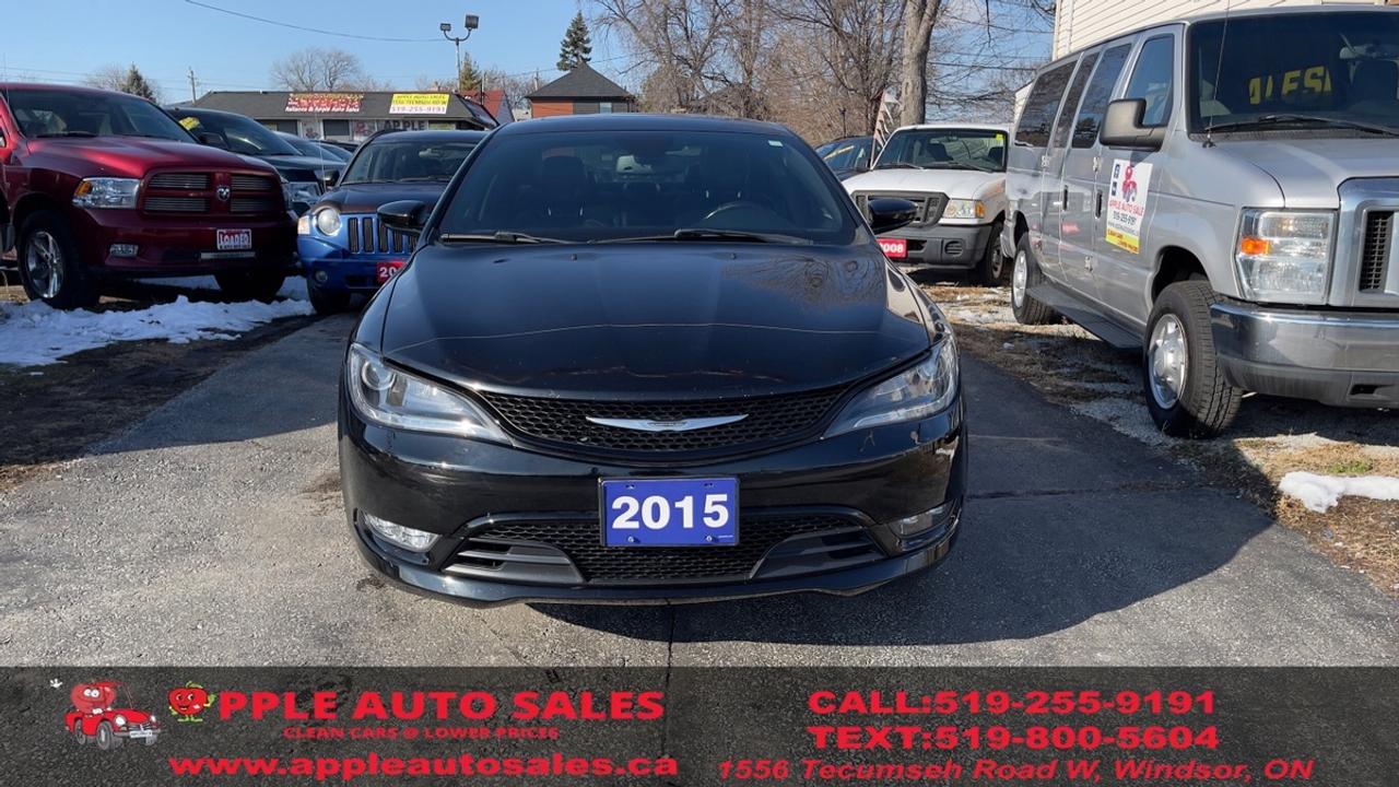 2015 Chrysler 200 S Photo5