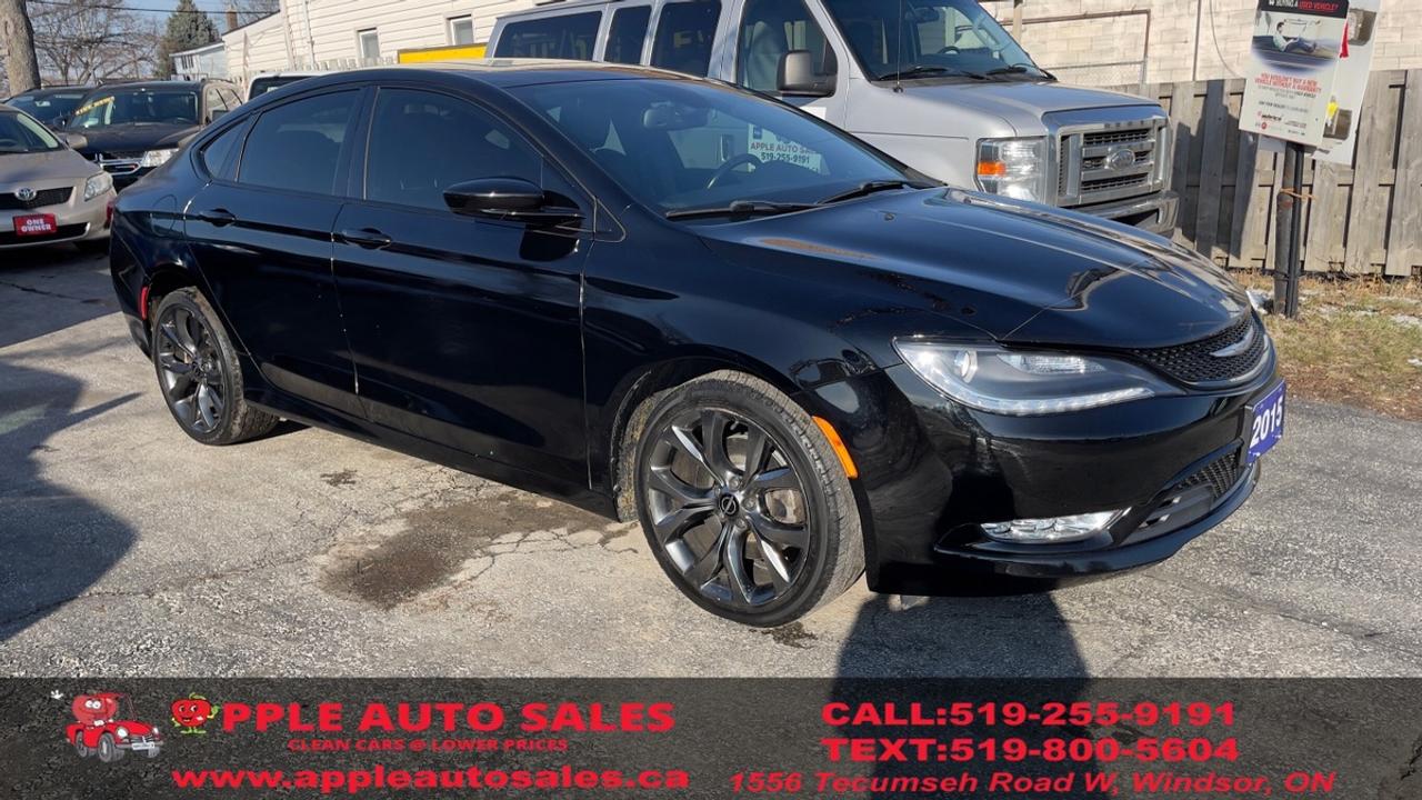 2015 Chrysler 200 S Photo2