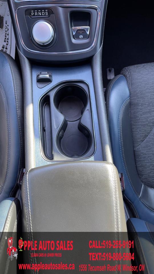 2015 Chrysler 200 S Photo