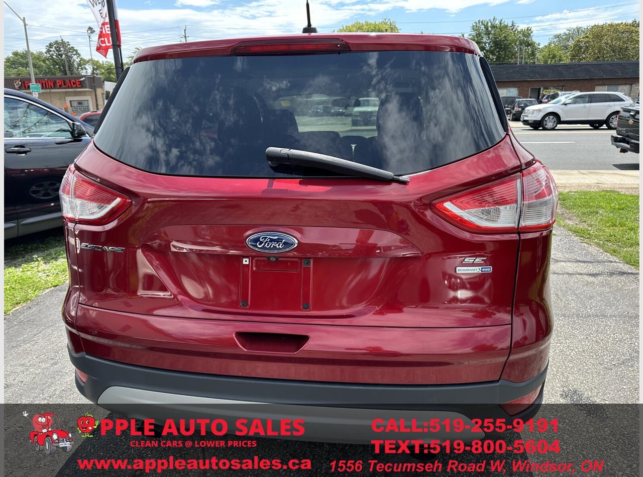 2015 Ford Escape SE Photo
