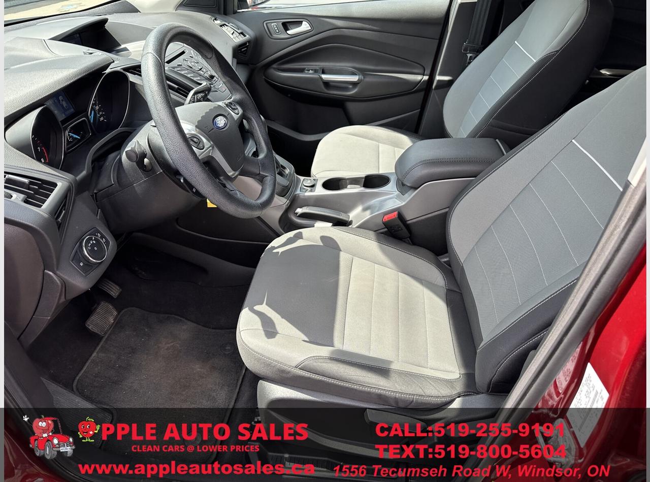 2015 Ford Escape SE Photo