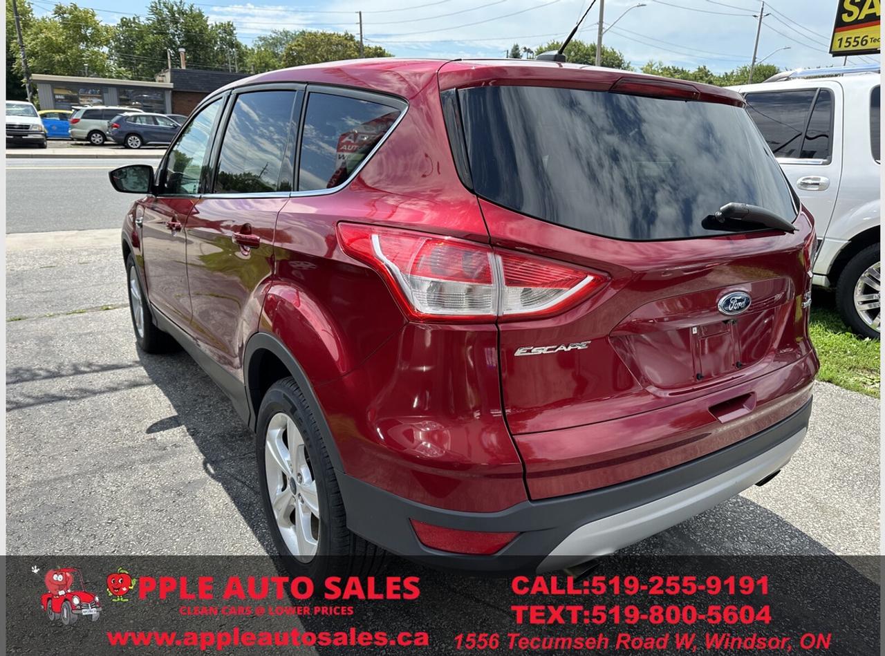2015 Ford Escape SE Photo