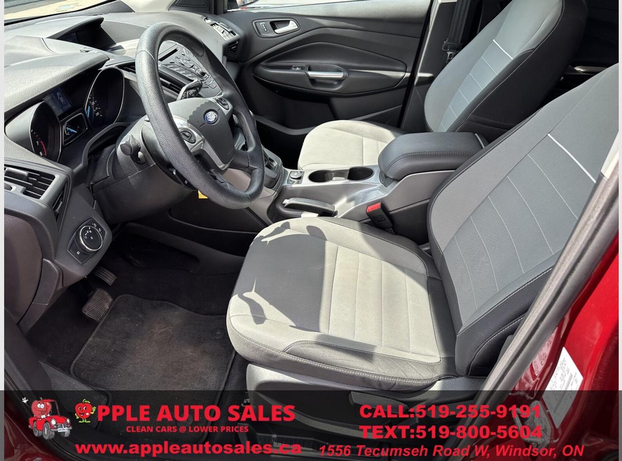 2015 Ford Escape SE Photo