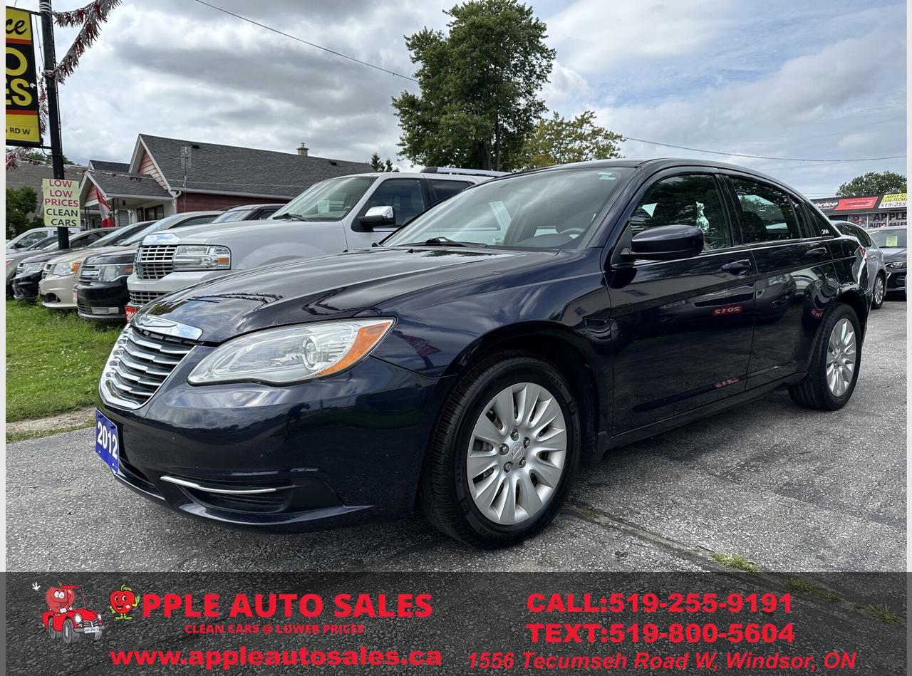 2012 Chrysler 200 LX Photo0