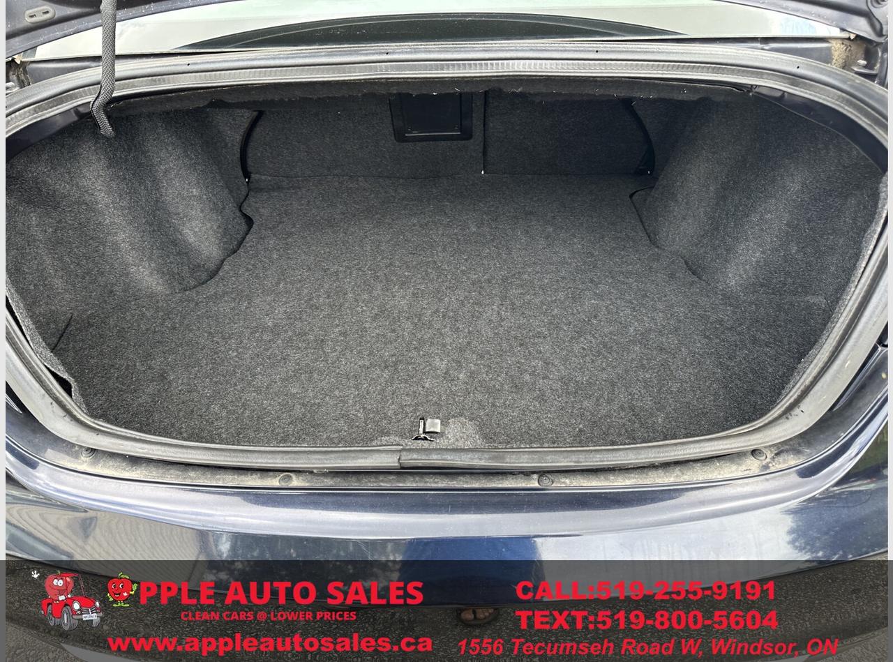 2012 Chrysler 200 LX Photo