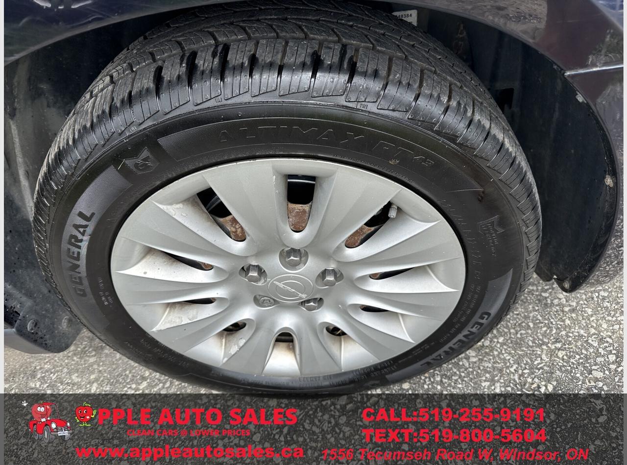 2012 Chrysler 200 LX Photo