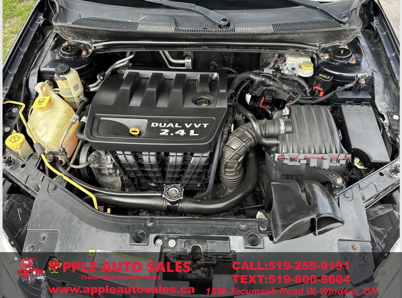 2012 Chrysler 200 LX Photo