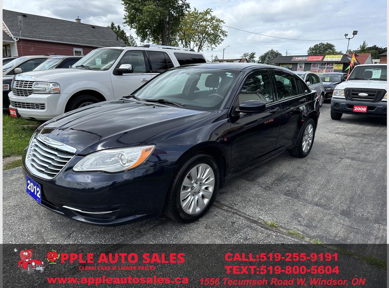 2012 Chrysler 200 LX Photo
