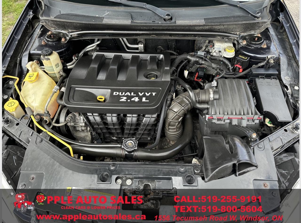 2012 Chrysler 200 LX Photo