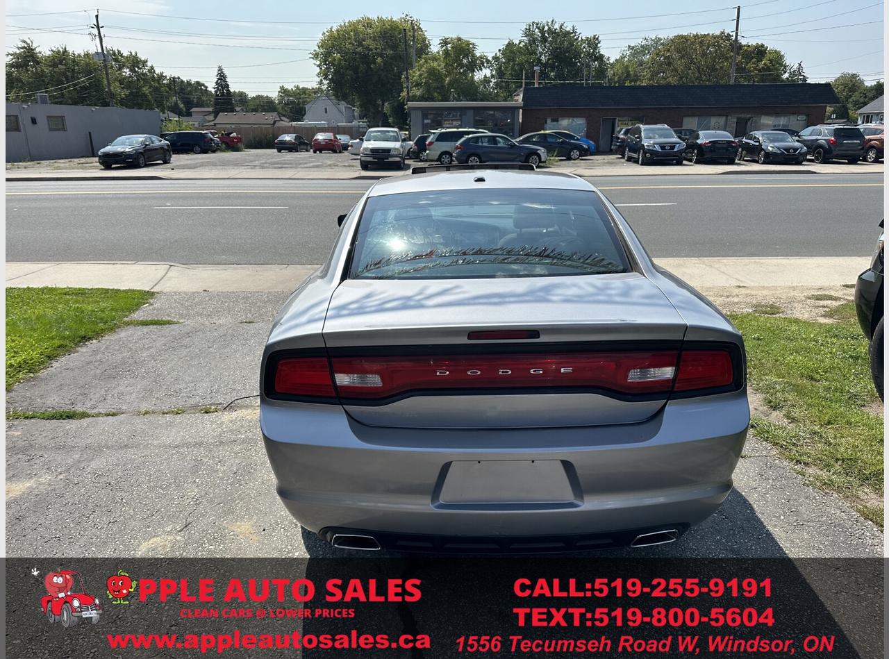 2011 Dodge Charger SE Photo