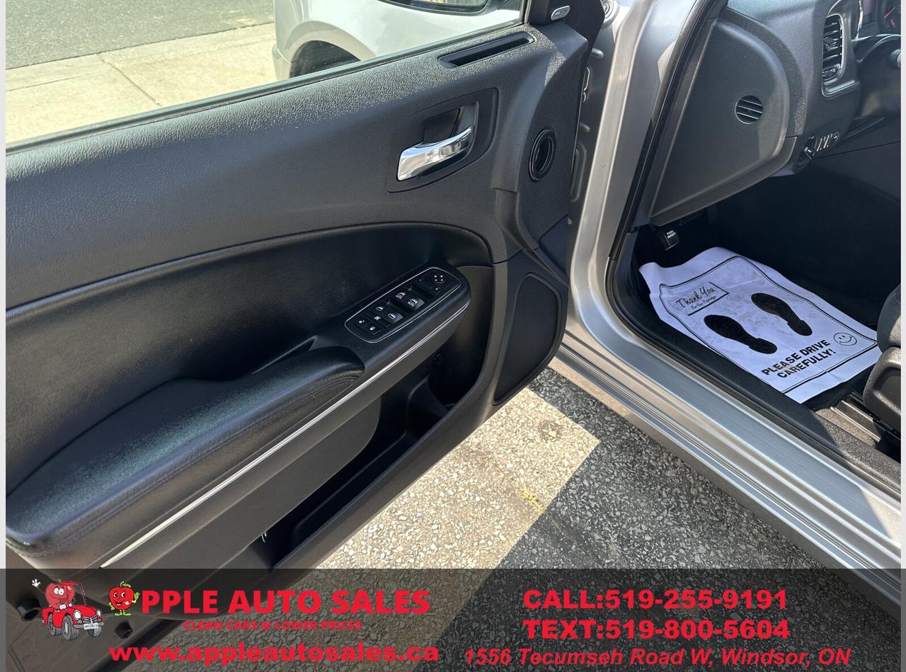 2011 Dodge Charger SE Photo