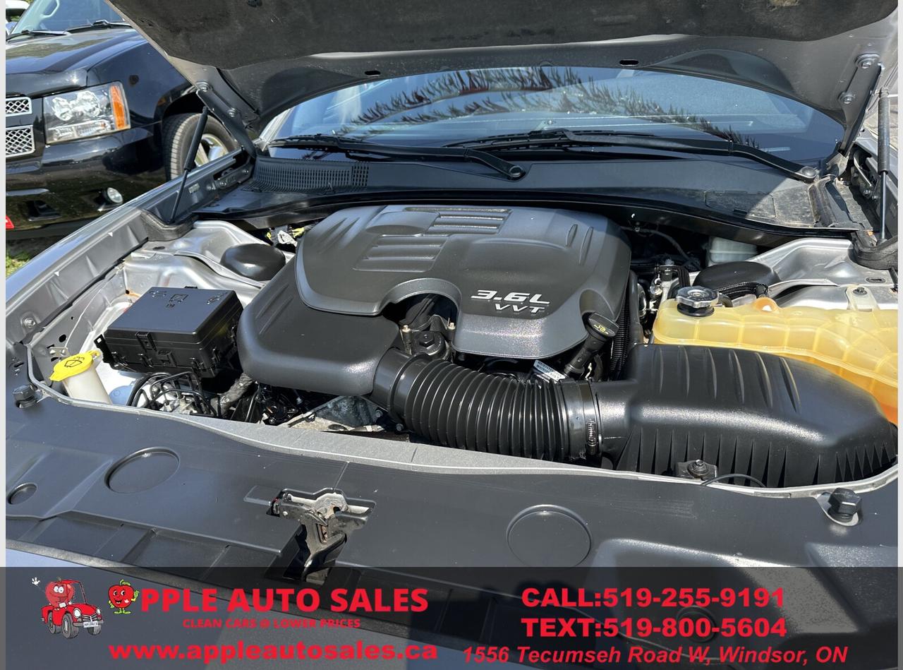 2011 Dodge Charger SE Photo