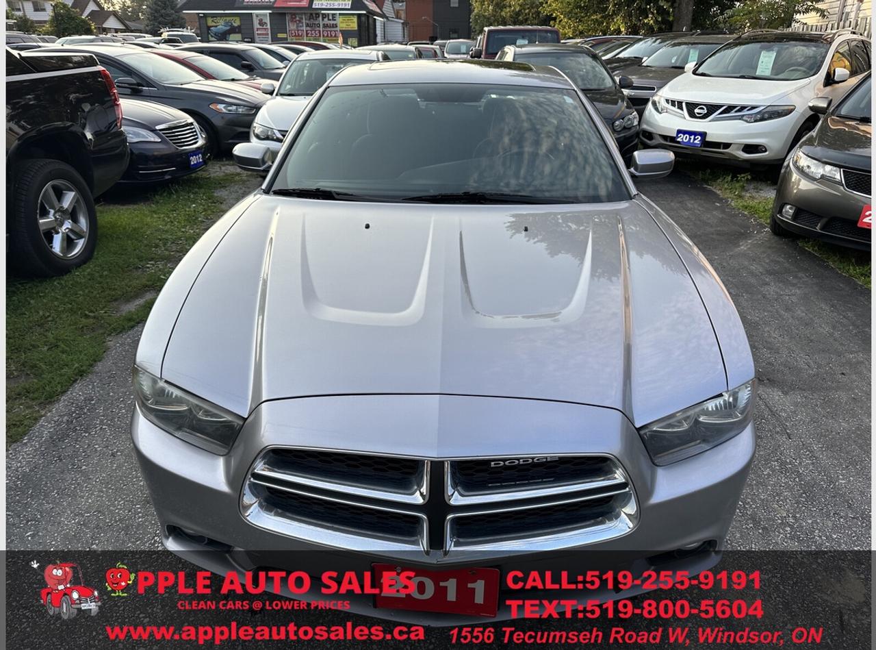 2011 Dodge Charger SE Photo4