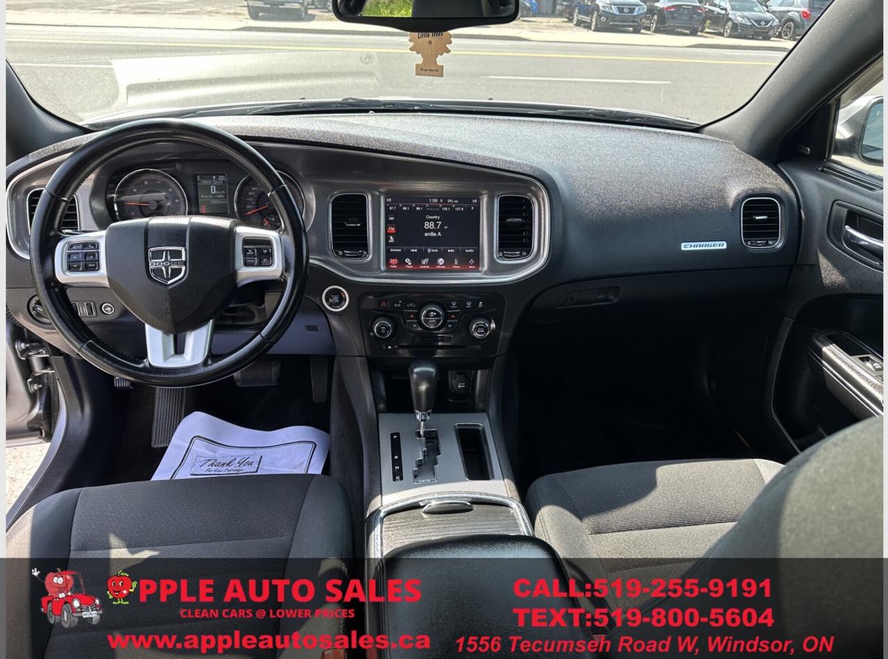 2011 Dodge Charger SE Photo