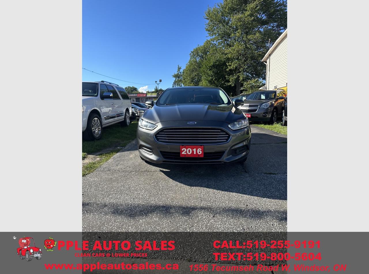 2016 Ford Fusion SE Photo