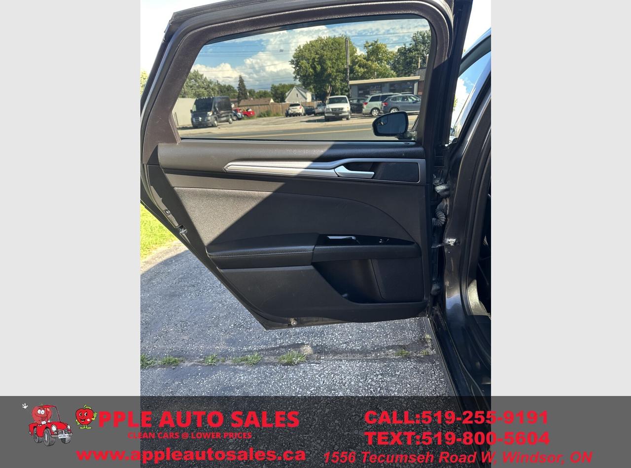 2016 Ford Fusion SE Photo