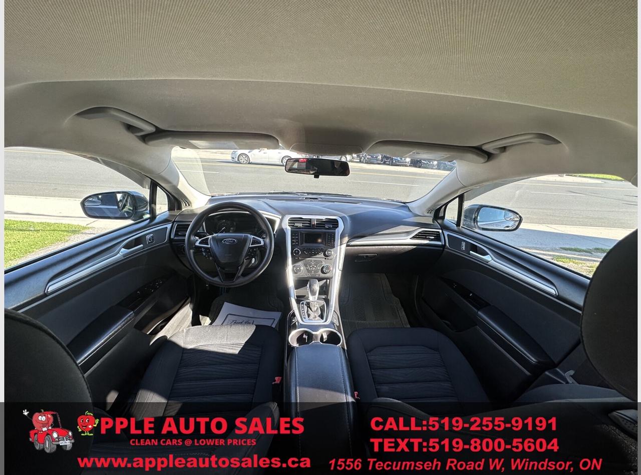 2016 Ford Fusion SE Photo