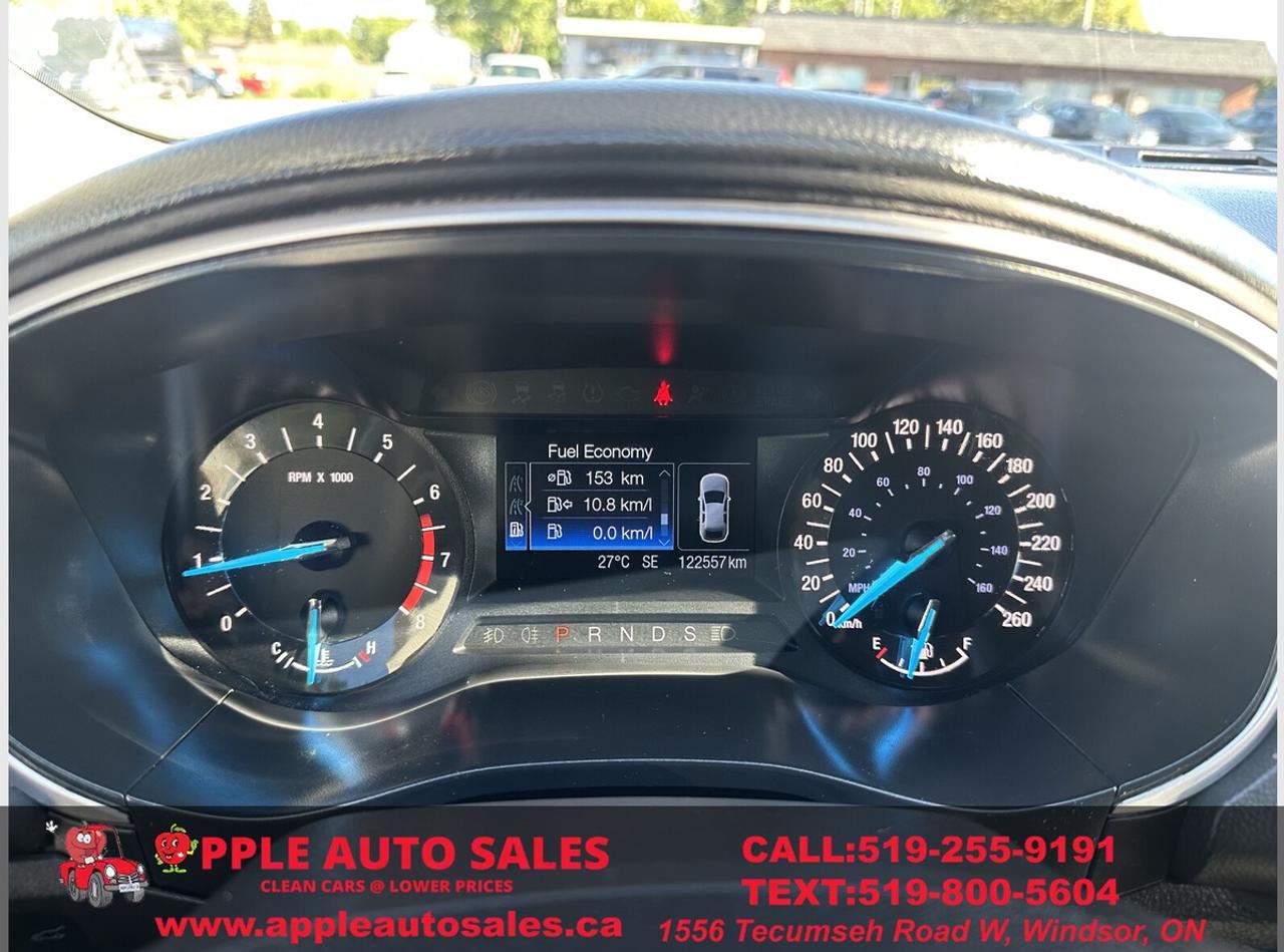 2016 Ford Fusion SE Photo