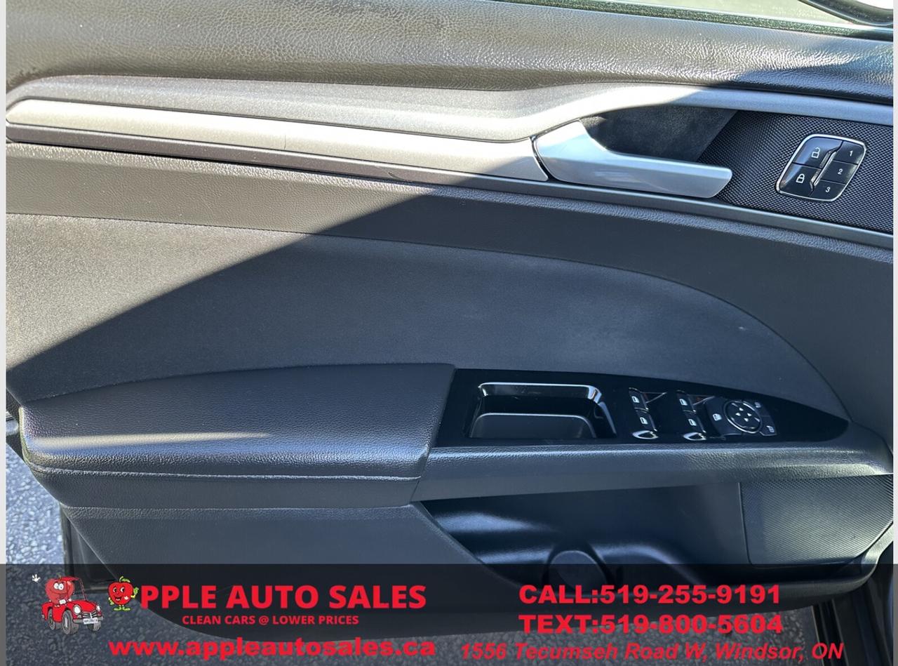 2016 Ford Fusion SE Photo