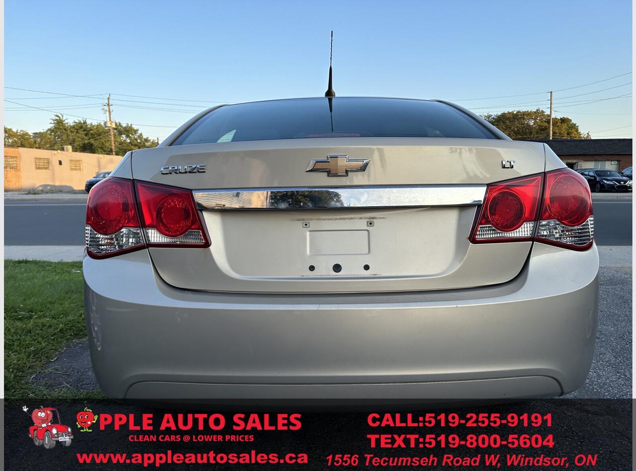 2012 Chevrolet Cruze 1LT Photo