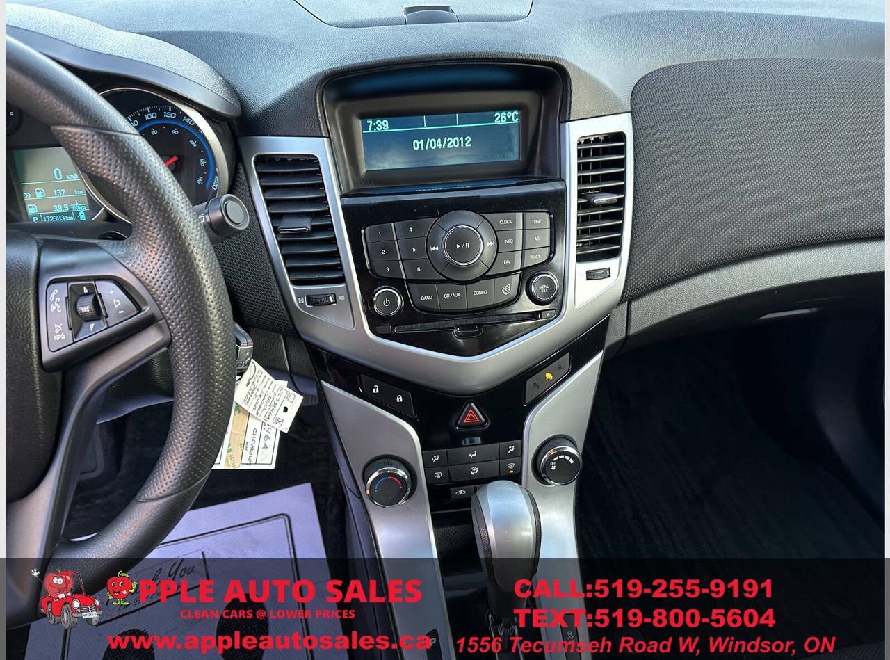2012 Chevrolet Cruze 1LT Photo