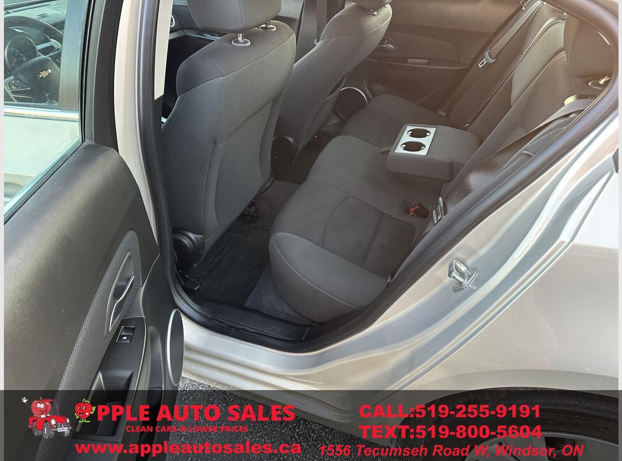 2012 Chevrolet Cruze 1LT Photo