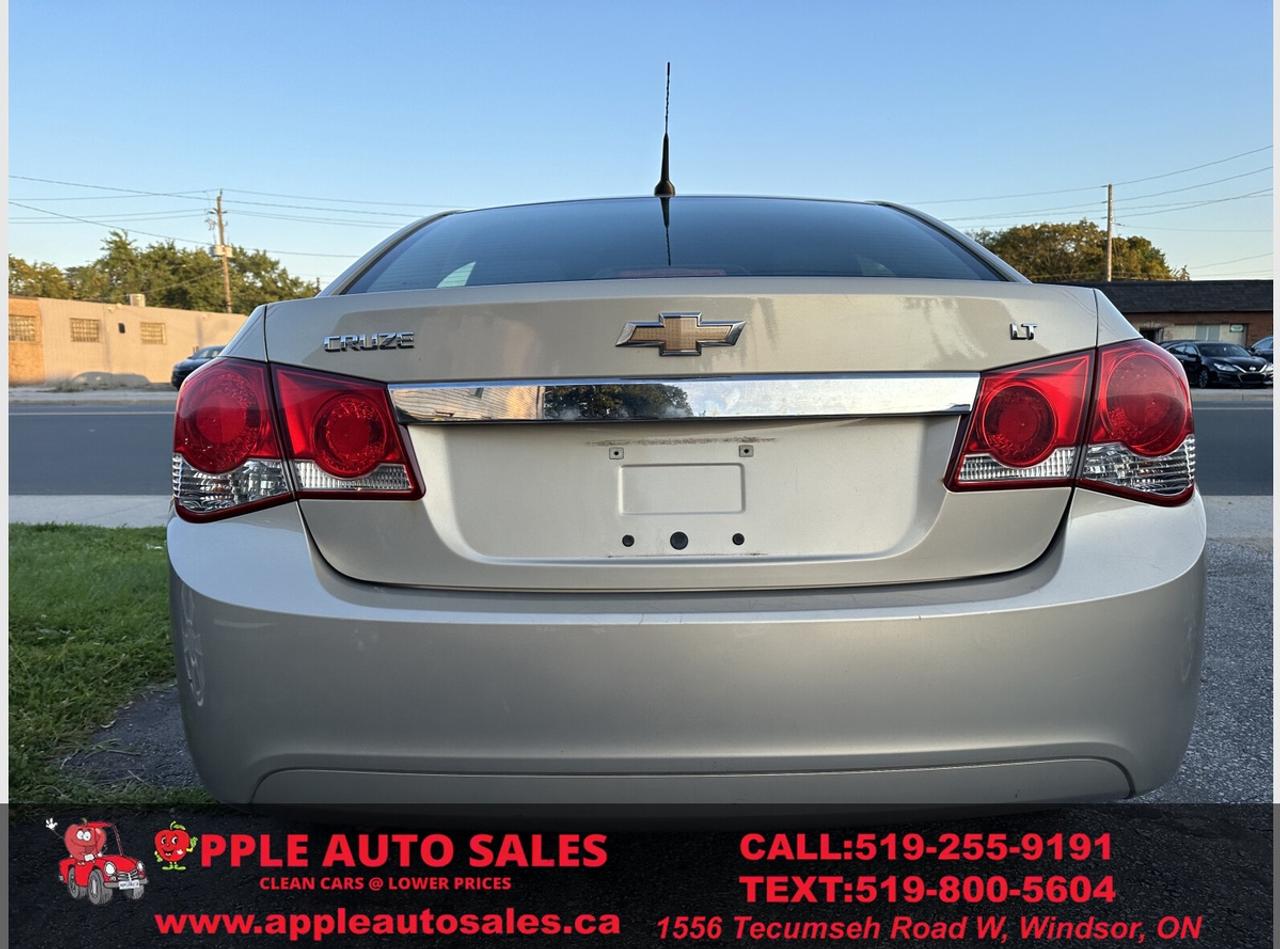 2012 Chevrolet Cruze 1LT Photo