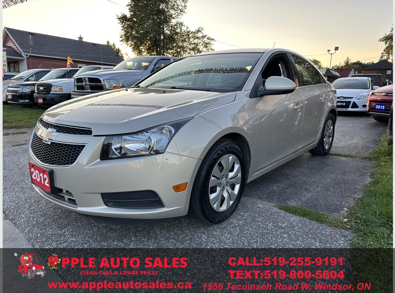 2012 Chevrolet Cruze 1LT Photo0