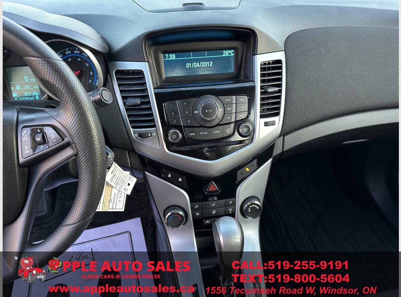 2012 Chevrolet Cruze 1LT Photo