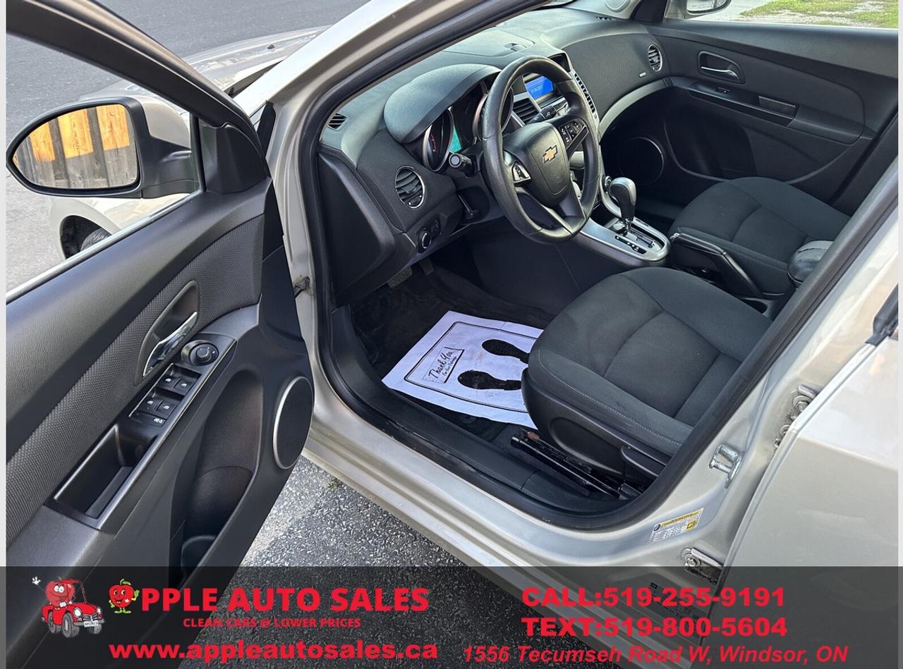 2012 Chevrolet Cruze 1LT Photo