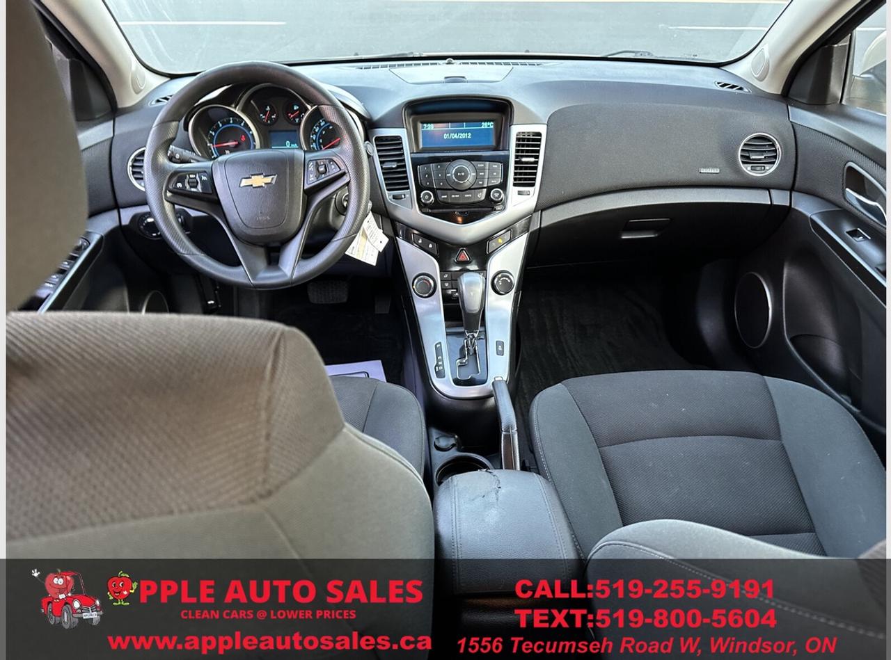 2012 Chevrolet Cruze 1LT Photo