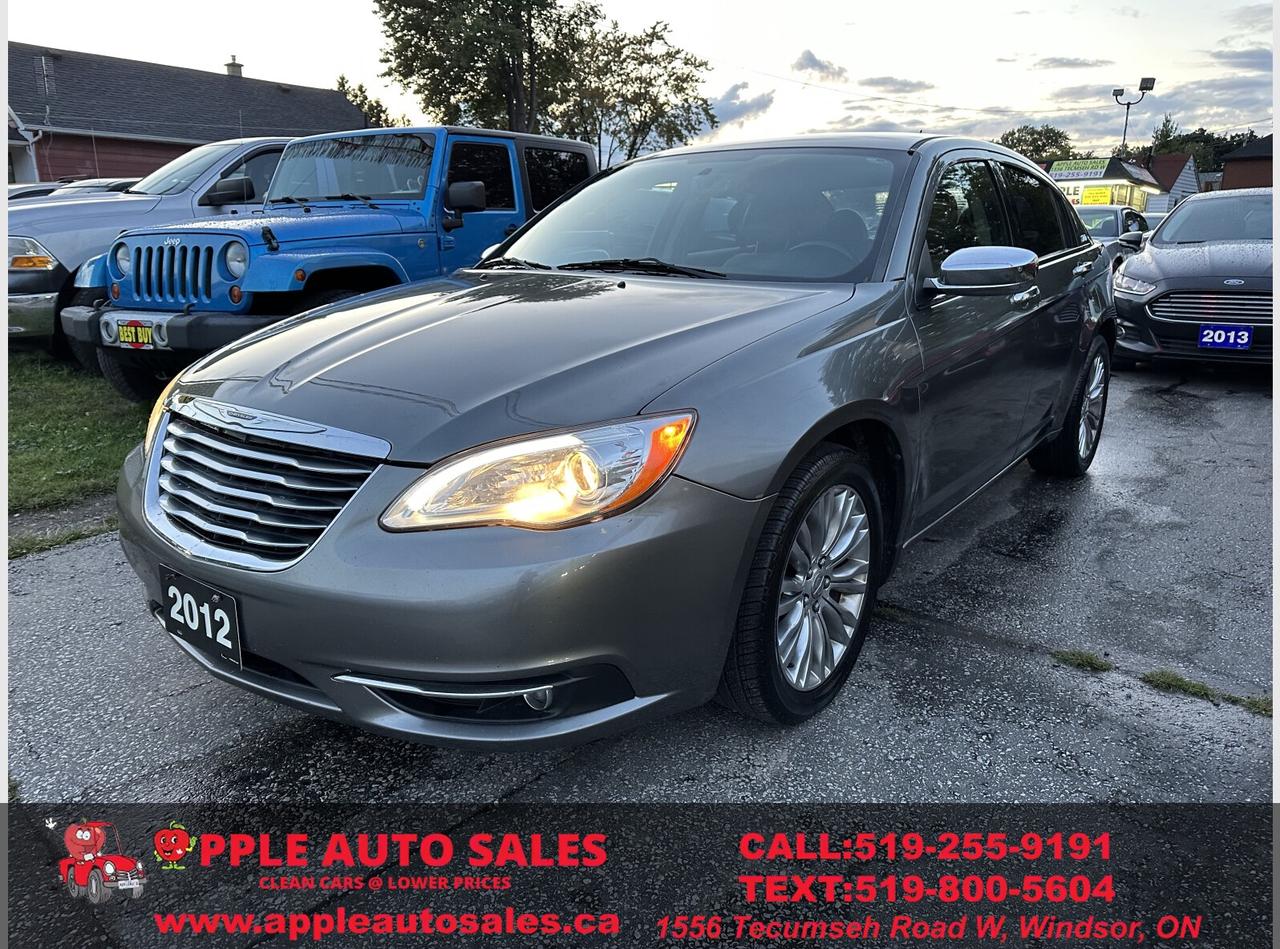 2012 Chrysler 200 Limited Photo