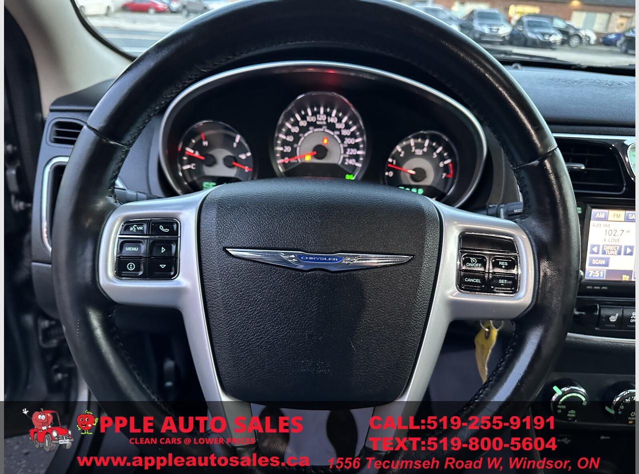 2012 Chrysler 200 Limited Photo