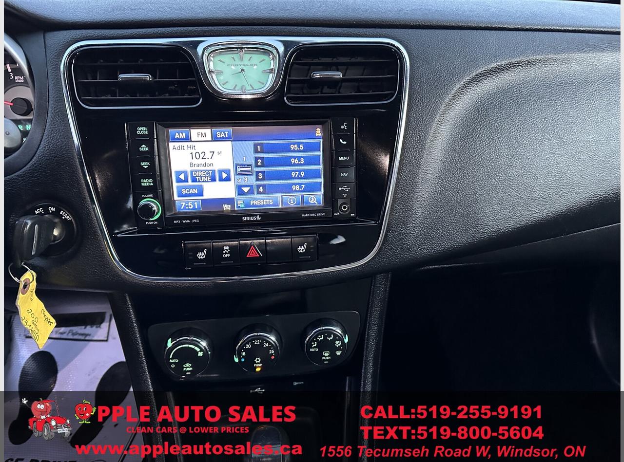 2012 Chrysler 200 Limited Photo