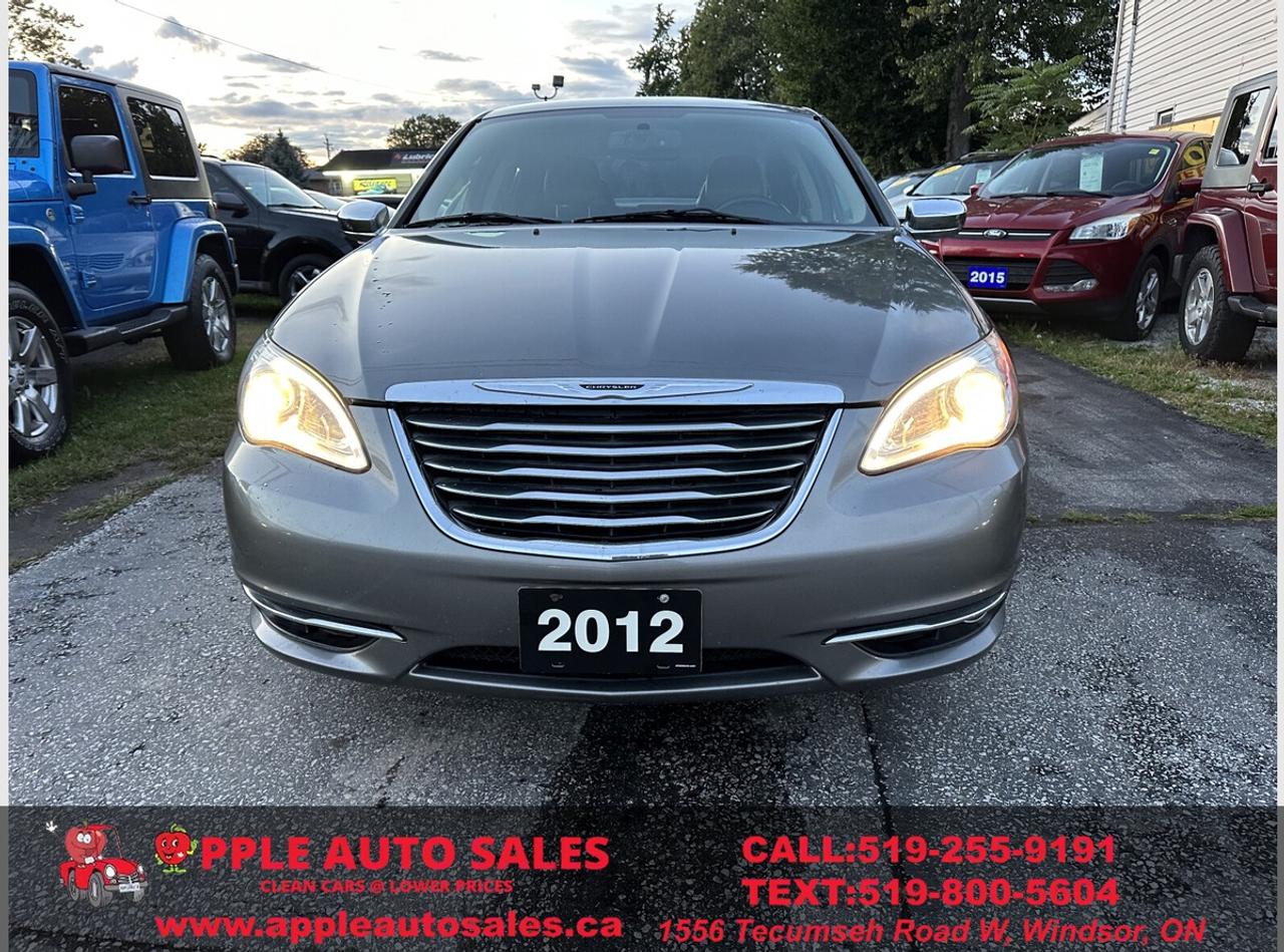 2012 Chrysler 200 Limited Photo