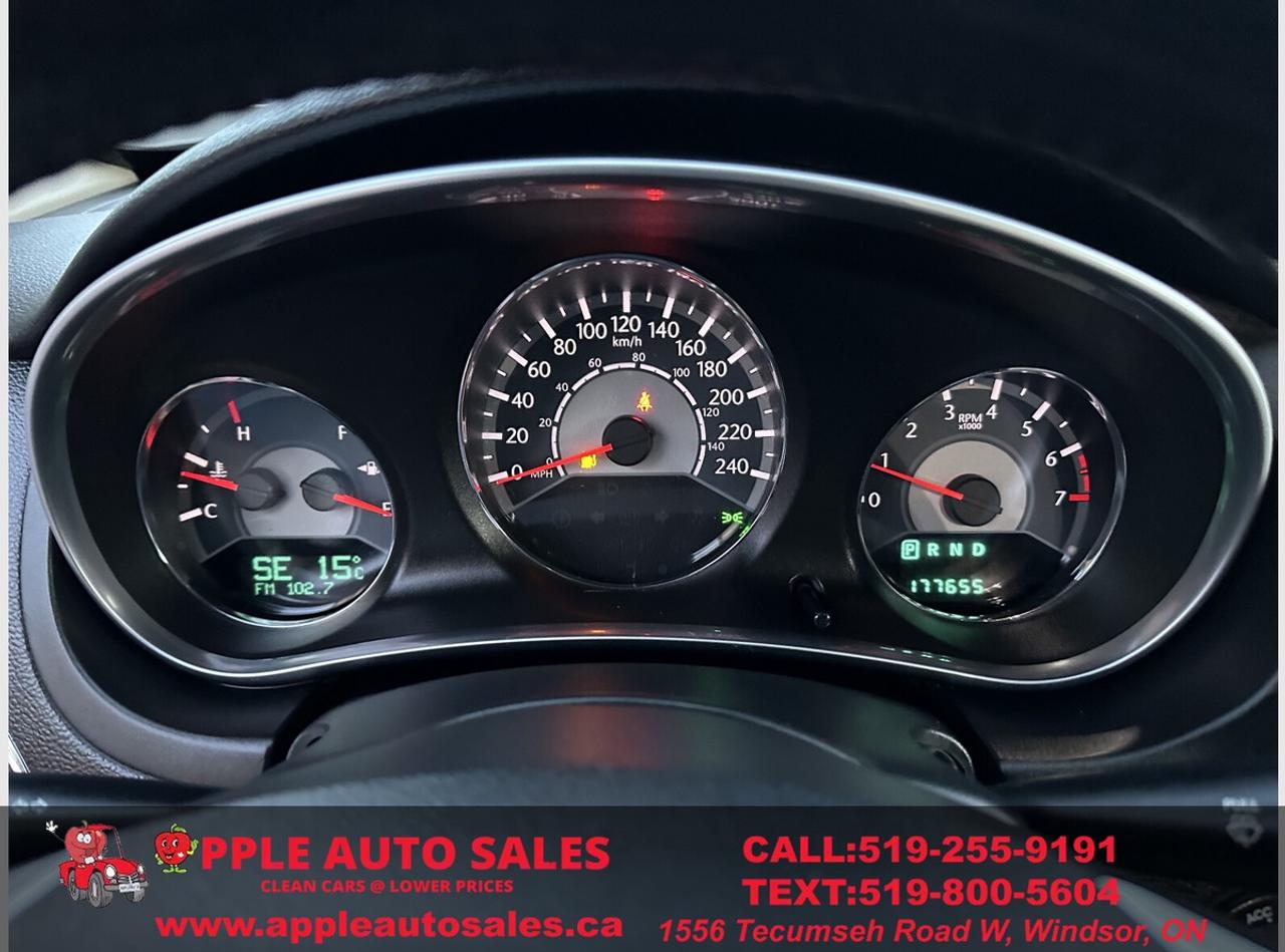 2012 Chrysler 200 Limited Photo